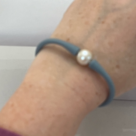 FRESH WATER PEARL BRACELET | Silicone | NEW! - Picture 11 of 14